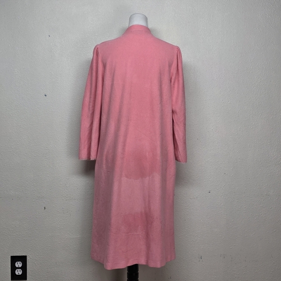 Vanity Fair Pink Robe - Picture 3 of 8